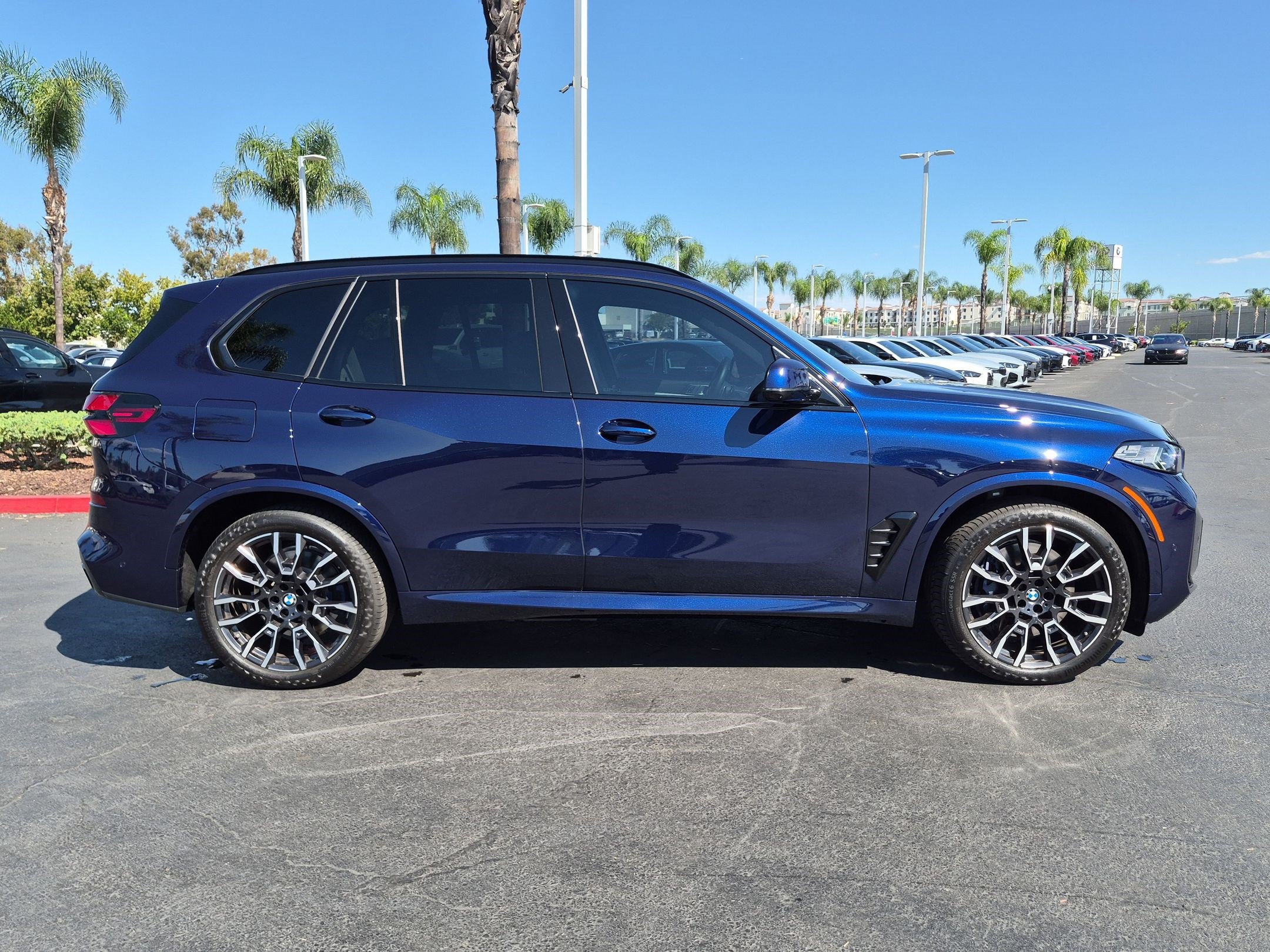 Used 2026 BMW X5 xDrive50e w/ Executive Package AWD/4WD image 11