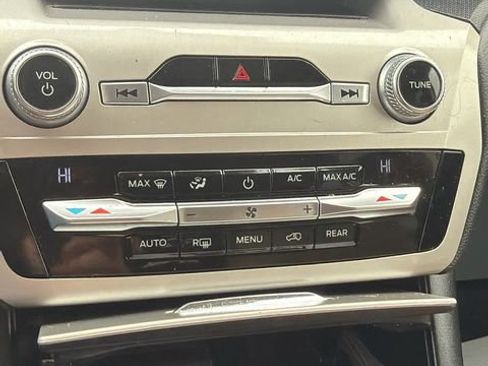 Used 2021 Ford Explorer 2WD image 27