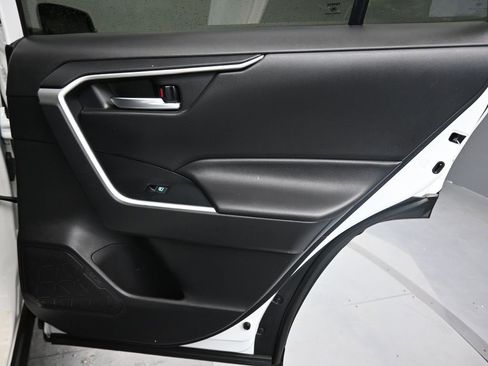 Used 2022 Toyota RAV4 XLE w/ Convenience Package image 31