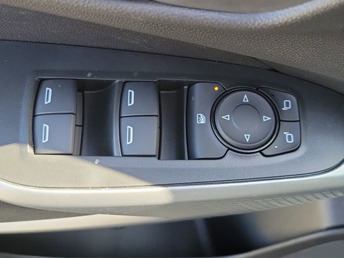 New 2026 Chevrolet Trax RS w/ Sunroof Package image 19