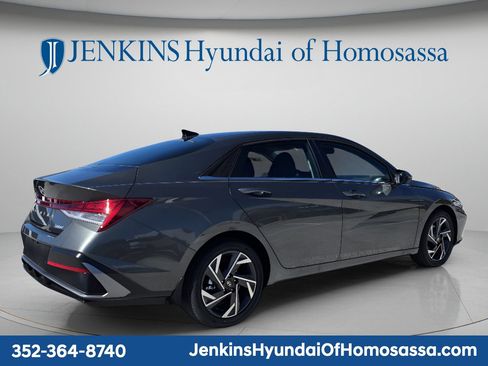 New 2026 Hyundai Elantra Limited FWD image 3