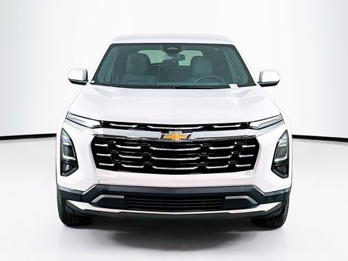 Used 2025 Chevrolet Equinox LT AWD/4WD image 2