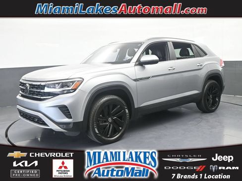 Used 2022 Volkswagen Atlas Cross Sport SE FWD image 1