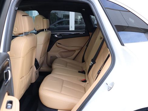 Used 2017 Porsche Macan S image 35