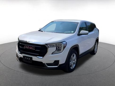 Used 2024 GMC Terrain SLE image 7