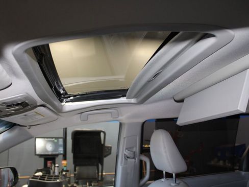 Used 2017 Toyota Sienna XLE Premium image 37