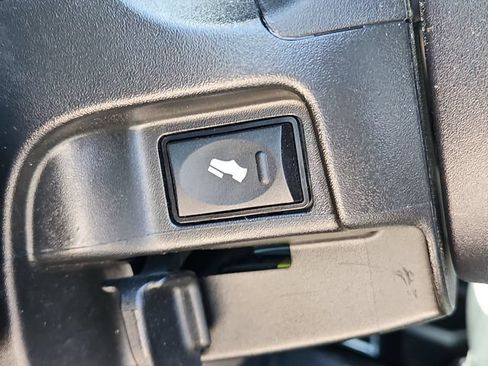 Used 2024 RAM 2500 Laramie w/ Safety Group AWD/4WD image 45