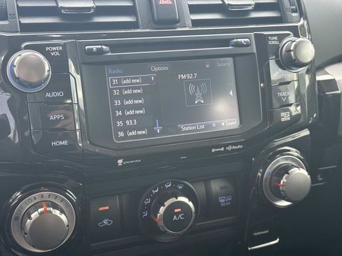 Used 2018 Toyota 4Runner TRD Off-Road Premium image 26