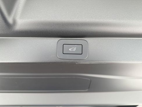 New 2025 Land Rover Range Rover SE AWD/4WD image 13