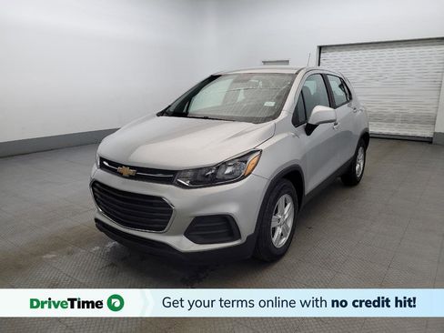 Used 2019 Chevrolet Trax LS image 1