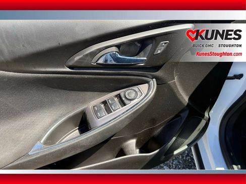 Used 2022 Chevrolet Malibu LT FWD image 17
