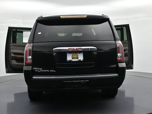 Used 2016 GMC Yukon XL Denali w/ Open Road Package AWD/4WD image 25