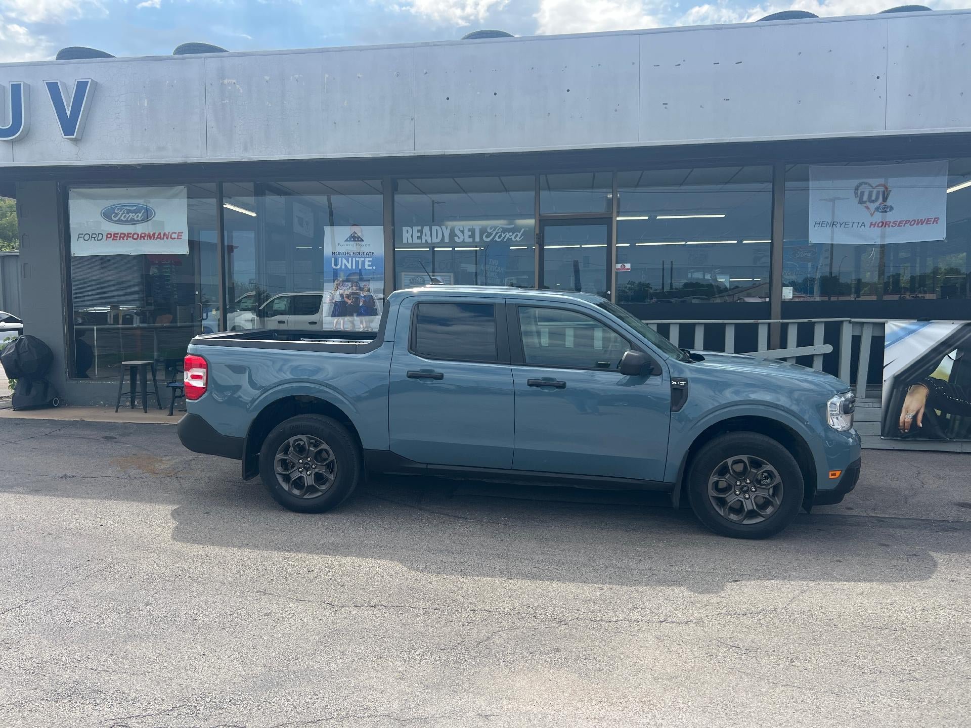 Used 2023 Ford Maverick XLT FWD image 2
