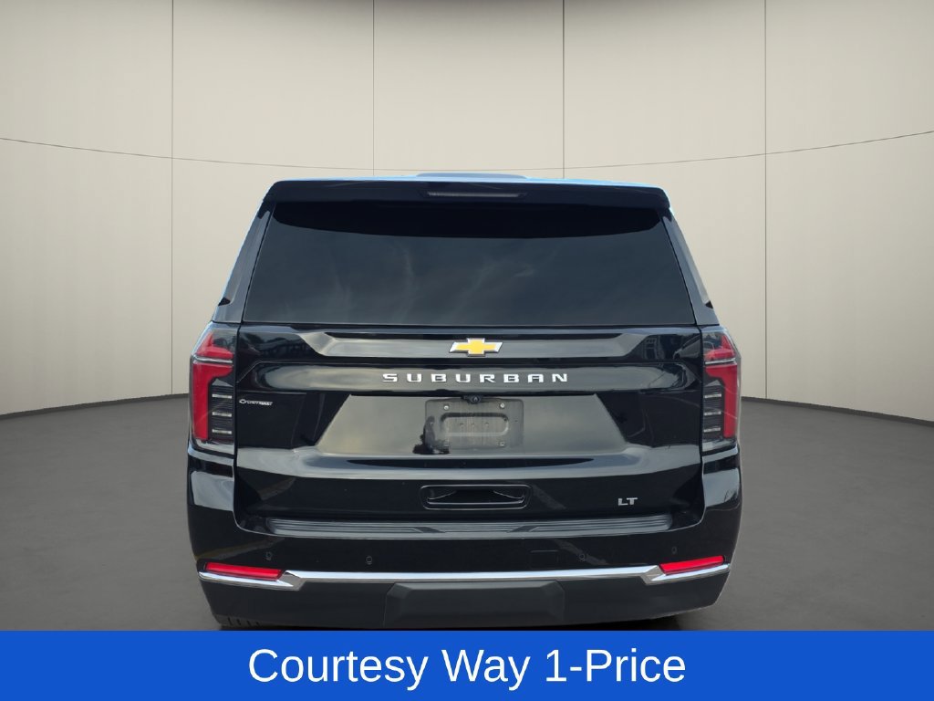 Used 2025 Chevrolet Suburban LT RWD image 8