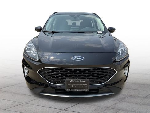 Used 2022 Ford Escape Titanium image 2