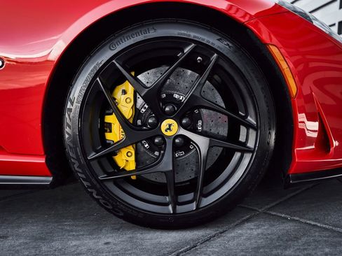 Used 2020 Ferrari 812 Superfast RWD image 26