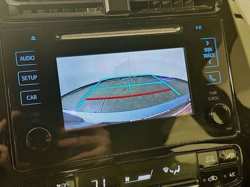 Used 2018 Toyota Prius Four Touring image 14