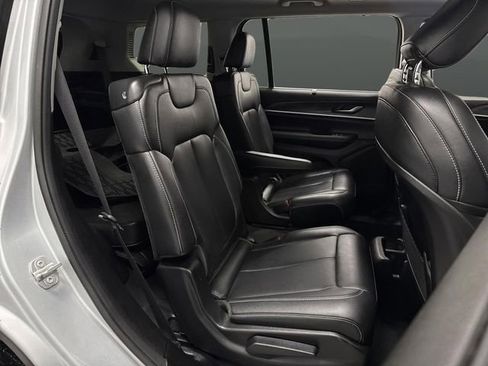 Used 2023 Jeep Grand Cherokee L Limited w/ Luxury Tech Group II image 32