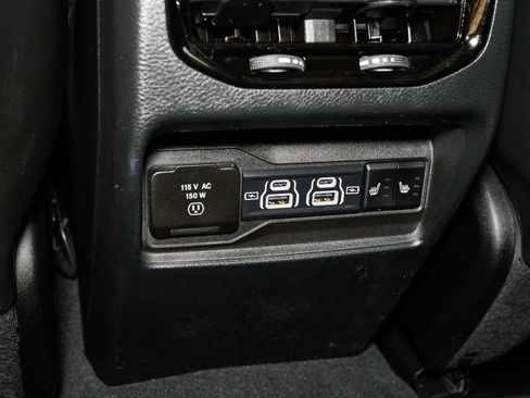 Used 2023 Jeep Grand Cherokee Limited image 27