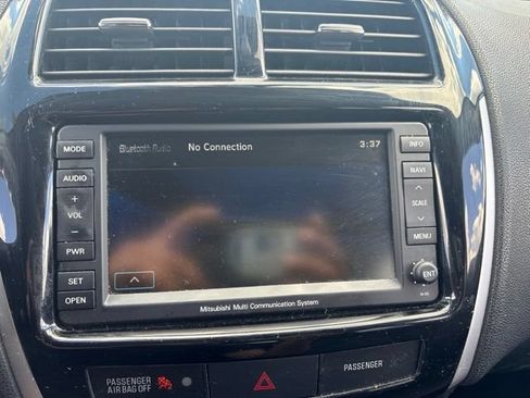 Used 2011 Mitsubishi Outlander Sport SE AWD/4WD image 16