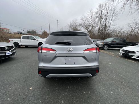 Used 2025 Toyota Corolla Cross LE image 30