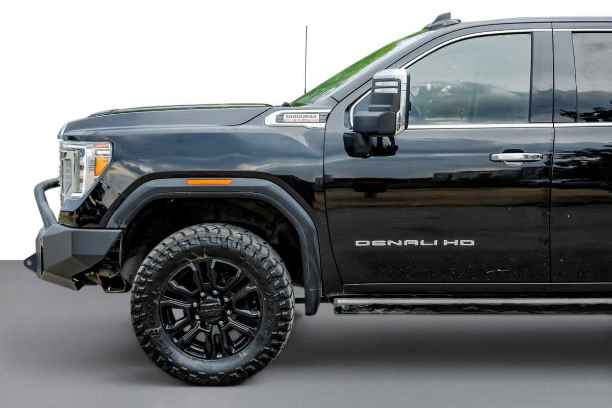 Used 2023 GMC Sierra 2500 Denali w/ Denali Black Diamond Edition AWD/4WD image 10