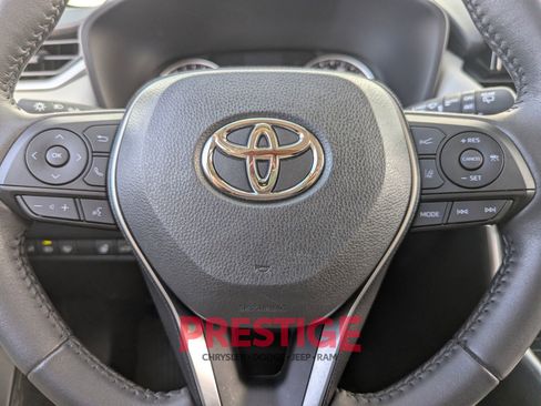 Used 2022 Toyota RAV4 XLE w/ Convenience Package AWD/4WD image 16