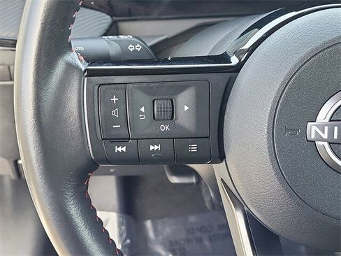 Certified 2025 Nissan Kicks SR image 12