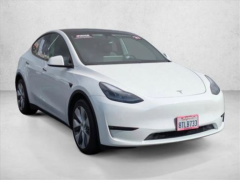 Used 2021 Tesla Model Y Long Range image 3
