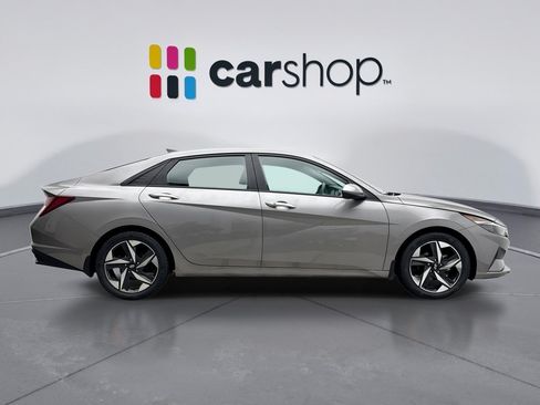 Used 2023 Hyundai Elantra SEL w/ Convenience Package FWD image 6