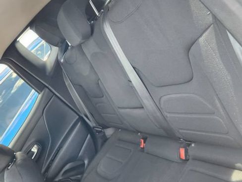 Used 2022 Jeep Renegade Latitude w/ Convenience Group AWD/4WD image 7