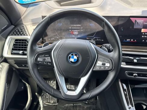 Used 2024 BMW X5 xDrive50e image 10