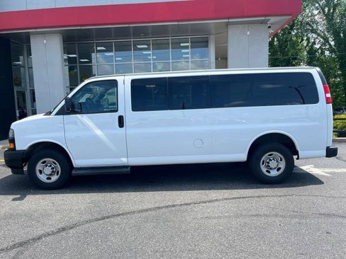 Used 2022 Chevrolet Express 3500 LS image 5