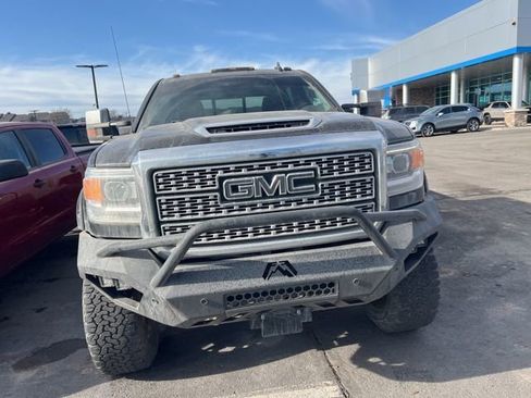 Used 2019 GMC Sierra 3500 Denali w/ Duramax Plus Package image 5