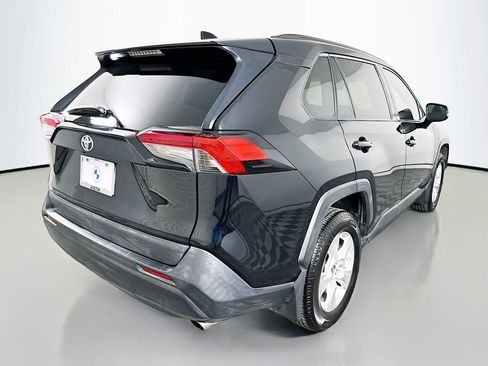 Used 2019 Toyota RAV4 XLE image 5