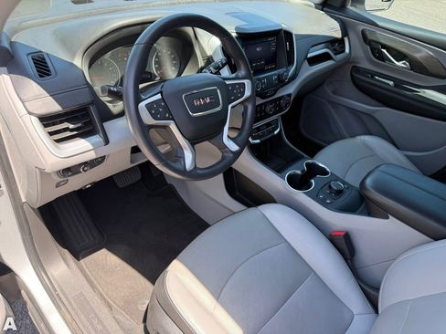 Used 2022 GMC Terrain SLT AWD/4WD image 11