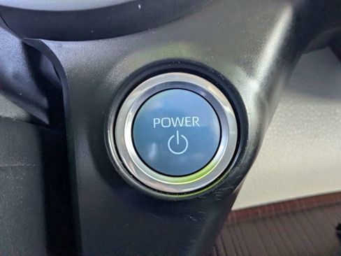 Used 2024 Toyota Sienna XLE FWD image 27