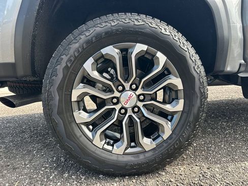 New 2026 GMC Canyon Denali image 18