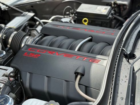Used 2006 Chevrolet Corvette Coupe w/ Preferred Equipment Group RWD image 9