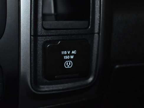 Used 2022 RAM 1500 Classic SLT image 18