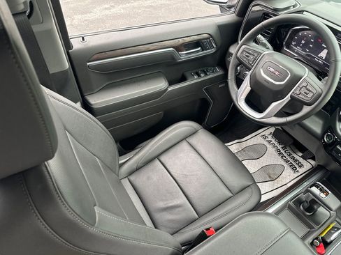Used 2025 GMC Sierra 1500 SLT w/ SLT Premium Plus Package AWD/4WD image 15