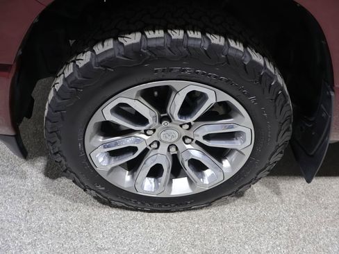 Used 2023 RAM 1500 Laramie AWD/4WD image 9