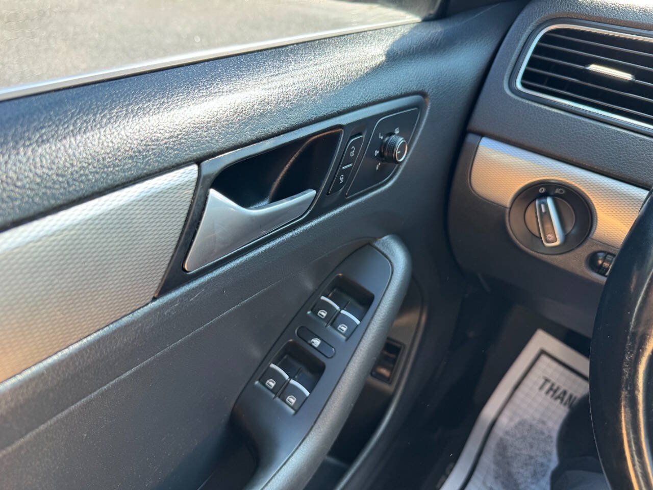 Used 2016 Volkswagen Jetta SE FWD image 47