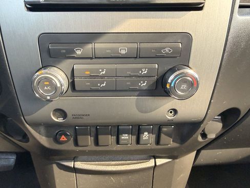 Used 2012 Nissan Titan SV image 31