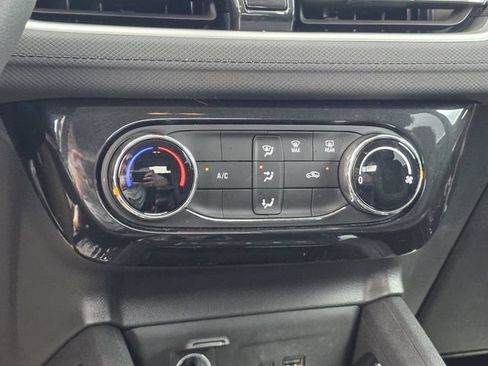 Used 2025 Chevrolet TrailBlazer LT AWD/4WD image 20