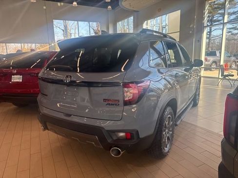 Used 2025 Honda Passport TrailSport image 6