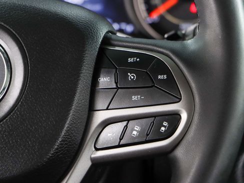 Used 2022 Jeep Cherokee Limited w/ Sun & Sound Group AWD/4WD image 14