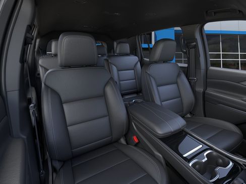 New 2026 Chevrolet Traverse LT w/ Driver Confidence Package FWD image 16