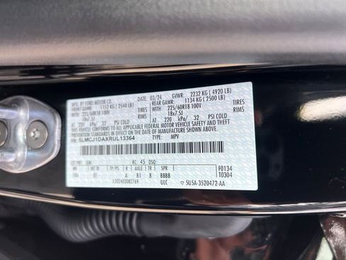 Certified 2024 Lincoln Corsair AWD image 34