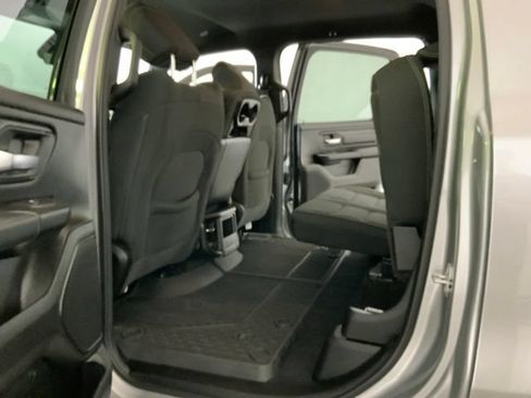 Used 2025 RAM 1500 Warlock AWD/4WD image 33